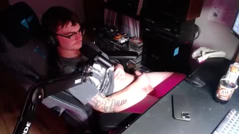 alexlong20 online show from 11/19/25, 06:46