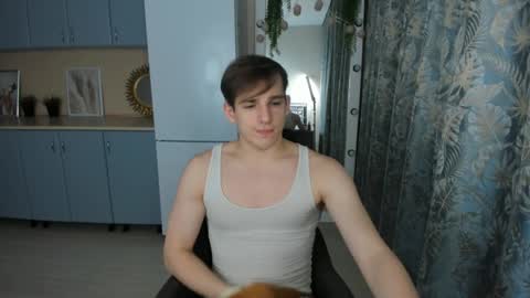 Snapshot of alexs_771 chatting on 01/16/25, 12:53 Dennis online show from 01/16/25, 12:53