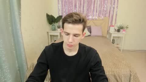 Snapshot of alexs_771 chatting on 02/26/25, 12:25 Dennis online show from 02/26/25, 12:25