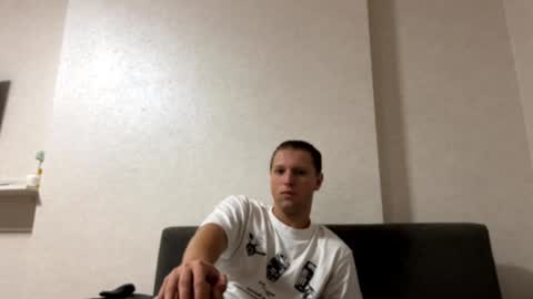 Snapshot of alexs_bugatti chatting on 10/25/25, 07:08 Alex online show from 10/25/25, 07:08