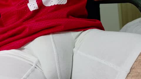 Snapshot of alextwunkk chatting on 10/19/25, 02:56 Alex online show from 10/19/25, 02:56