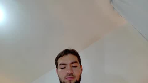 Snapshot of alextwunkk chatting on 10/29/25, 02:47 Alex online show from 10/29/25, 02:47