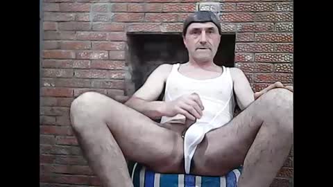 Snapshot of alexx_70 chatting on 11/21/25, 03:38 Alexandr online show from 11/21/25, 03:38