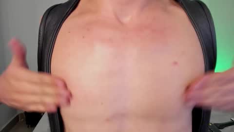 Alexxander Hall online show from 10/31/25, 01:28