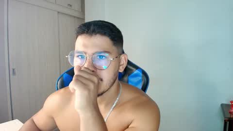 Snapshot of alexys_xx chatting on 11/23/25, 06:52 alexys_xx online show from 11/23/25, 06:52