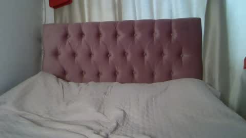 Snapshot of alia054 chatting on 12/10/24, 06:49 Alia online show from 12/10/24, 06:49