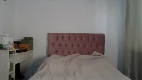 Snapshot of alia054 chatting on 01/21/25, 01:00 Alia online show from 01/21/25, 01:00