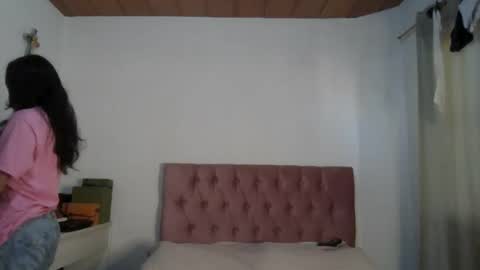 Snapshot of alia054 chatting on 01/22/25, 12:49 Alia online show from 01/22/25, 12:49