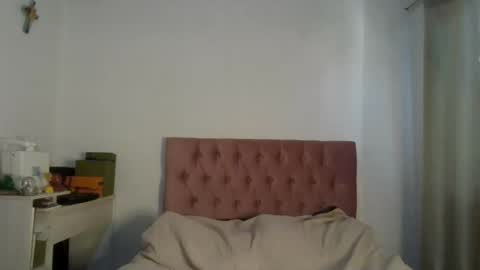 Snapshot of alia054 chatting on 01/22/25, 03:51 Alia online show from 01/22/25, 03:51