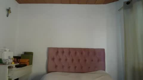 Snapshot of alia054 chatting on 01/27/25, 12:58 Alia online show from 01/27/25, 12:58