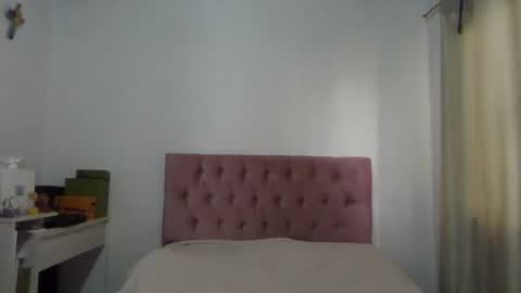 Snapshot of alia054 chatting on 02/03/25, 12:36 Alia online show from 02/03/25, 12:36