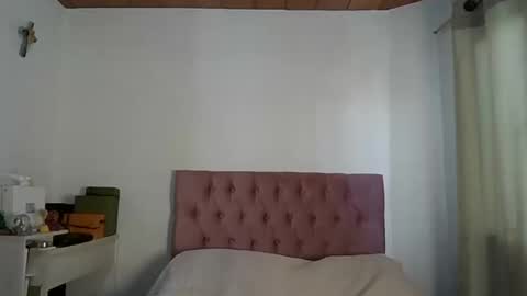 Snapshot of alia054 chatting on 02/04/25, 03:47 Alia online show from 02/04/25, 03:47