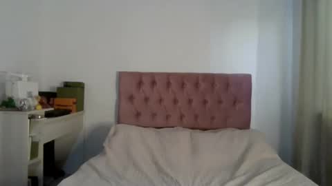 Snapshot of alia054 chatting on 02/06/25, 03:41 Alia online show from 02/06/25, 03:41