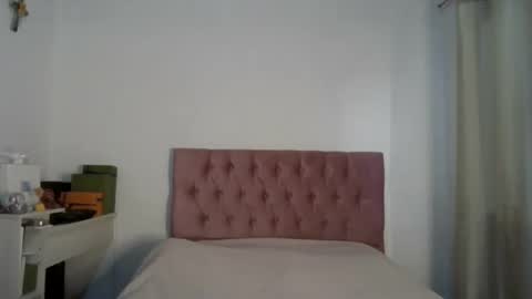 Snapshot of alia054 chatting on 02/07/25, 12:28 Alia online show from 02/07/25, 12:28