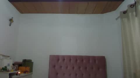 Snapshot of alia054 chatting on 09/10/25, 12:16 Alia online show from 09/10/25, 12:16