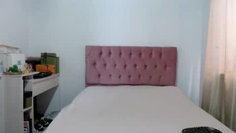 Snapshot of alia054 chatting on 09/20/25, 12:50 Alia online show from 09/20/25, 12:50