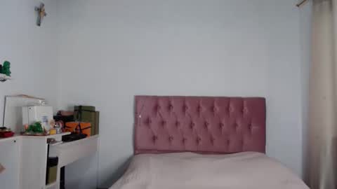 Snapshot of alia054 chatting on 10/04/25, 12:25 Alia online show from 10/04/25, 12:25