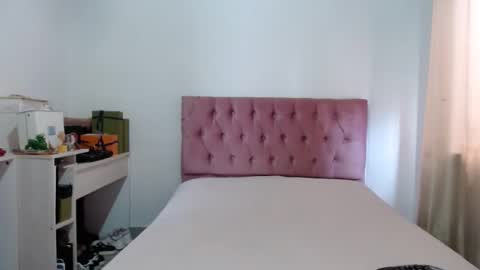 Snapshot of alia054 chatting on 10/16/25, 12:28 Alia online show from 10/16/25, 12:28