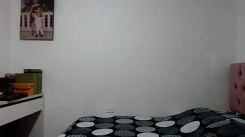 Snapshot of alia054 chatting on 11/13/25, 12:04 Alia online show from 11/13/25, 12:04