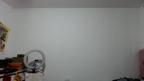 Snapshot of alia054 chatting on 11/25/25, 12:38 Alia online show from 11/25/25, 12:38