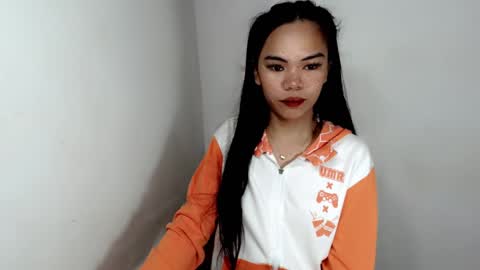 Snapshot of aliahadams chatting on 10/06/25, 08:34 ALIAH online show from 10/06/25, 08:34