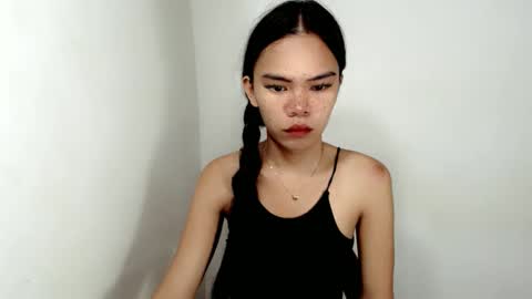 Snapshot of aliahadams chatting on 10/22/25, 05:13 ALIAH online show from 10/22/25, 05:13