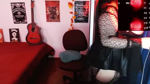 Snapshot of alicce_moon_ chatting on 01/02/25, 03:40 online show from 01/02/25, 03:40