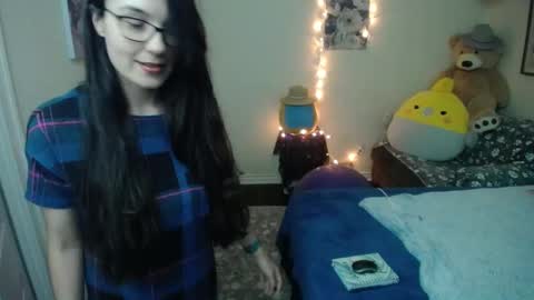 Snapshot of alice_asks chatting on 10/01/25, 04:18 Alice Asks online show from 10/01/25, 04:18