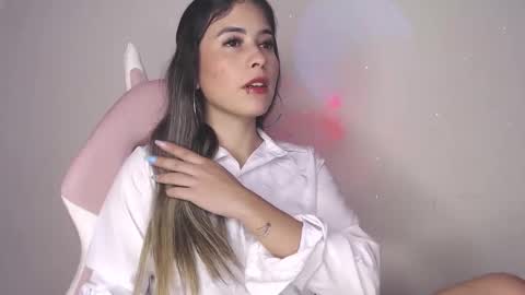 Snapshot of alice_cespedes chatting on 10/16/25, 10:11 alice_cespedes online show from 10/16/25, 10:11