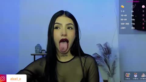 Snapshot of alice_fox___ chatting on 02/27/25, 08:28 Manuela online show from 02/27/25, 08:28