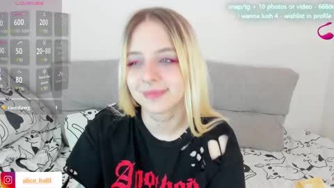 alice_halle online show from 03/08/25, 07:09