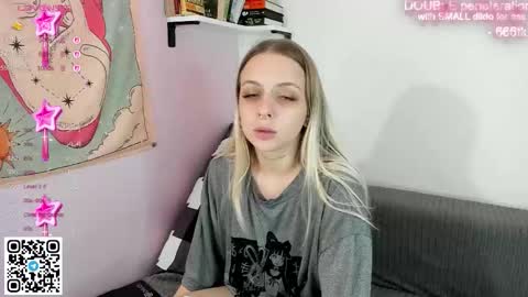 Snapshot of alice_halle chatting on 11/14/25, 03:44 alice_halle online show from 11/14/25, 03:44