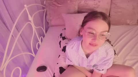Snapshot of alice_kinky_girl chatting on 02/14/25, 10:58 Alice online show from 02/14/25, 10:58
