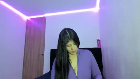 Snapshot of alice_martinez_ chatting on 03/07/25, 03:29 alice and amber online show from 03/07/25, 03:29