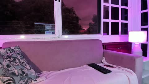 alice_simpson1 online show from 09/27/25, 11:48