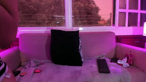 alice_simpson1 online show from 10/04/25, 11:41