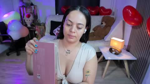 Snapshot of alice_star7 chatting on 02/18/25, 12:39 Alice online show from 02/18/25, 12:39