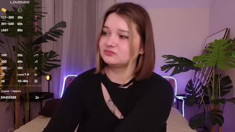 Snapshot of alice_walters chatting on 02/27/25, 10:20 Alice online show from 02/27/25, 10:20