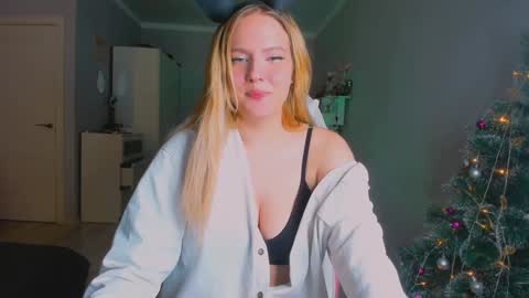 Snapshot of alicecaseyy chatting on 01/07/25, 10:30 AliceCasey online show from 01/07/25, 10:30