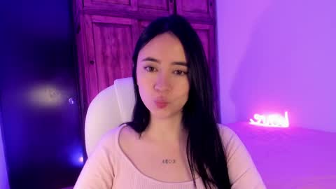 Snapshot of alicee_2 chatting on 02/13/25, 12:11 Aliceee .. 97YP9VWGZHrefnav wishlist lists 1 online show from 02/13/25, 12:11