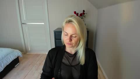 Alicee online show from 09/29/25, 09:03