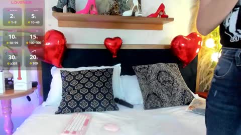 Snapshot of alicee_milf_ chatting on 02/12/25, 11:18 Aleja online show from 02/12/25, 11:18