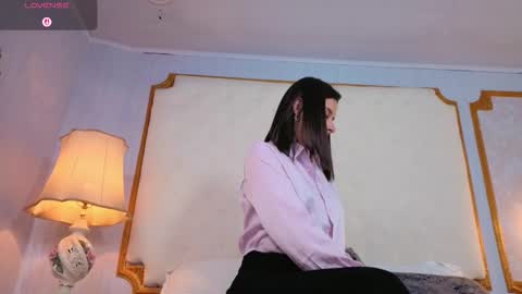 Snapshot of alicee_milf_ chatting on 09/15/25, 11:10 Aleja online show from 09/15/25, 11:10