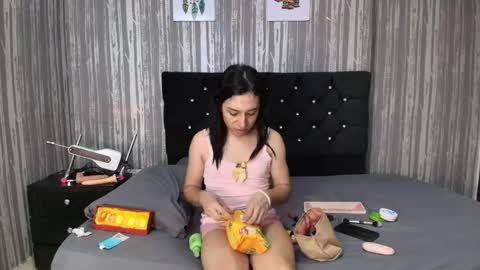 Snapshot of alicee_moonn chatting on 09/24/25, 07:28 alicee_moonn online show from 09/24/25, 07:28