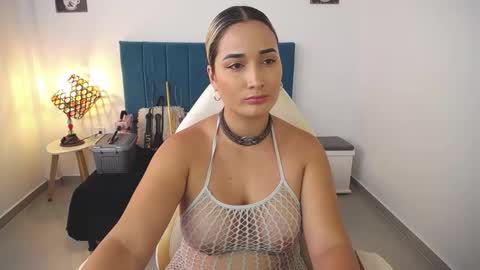 Snapshot of alicee_wild_ chatting on 09/17/25, 08:43 Alicia 1000 PM - 600 AM COLOMBIAN TIME online show from 09/17/25, 08:43