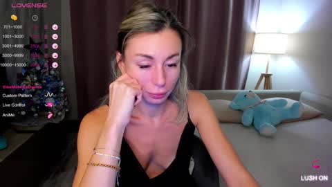 Snapshot of aliceevan chatting on 01/07/25, 01:28 Daniella online show from 01/07/25, 01:28