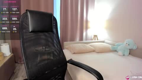 Snapshot of aliceevan chatting on 11/05/25, 02:11 Daniella online show from 11/05/25, 02:11