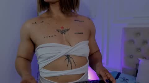 alicefit_212 online show from 10/09/25, 01:31