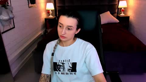 Alice online show from 10/02/25, 01:07