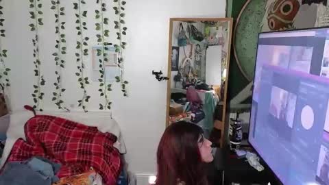 Snapshot of alicemadness99 chatting on 10/19/25, 02:45 AliceMadness online show from 10/19/25, 02:45